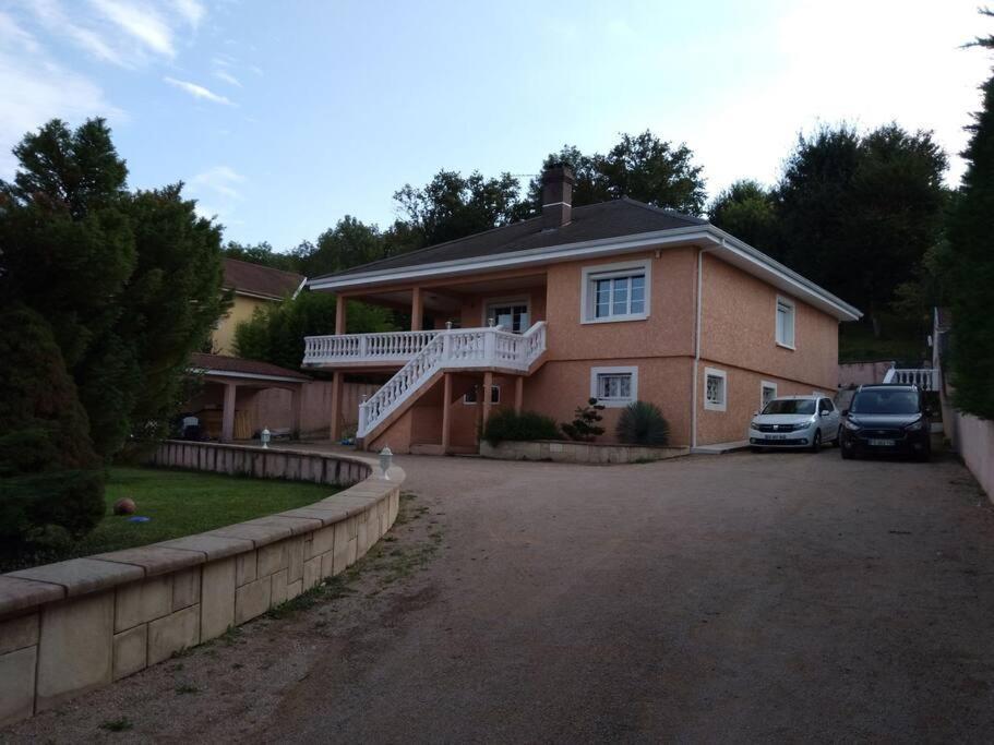 Comme A La Maison ! Chavanoz Εξωτερικό φωτογραφία